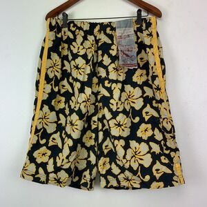 Plugg Jean Co Shorts Men's Large Surfing Board Shorts Floral Sharks Yellow Black